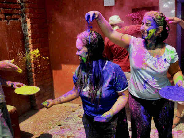 ಹೋಳಿ ಆಚರಿಸಿ ನೀರು ಉಳಿಸಿ