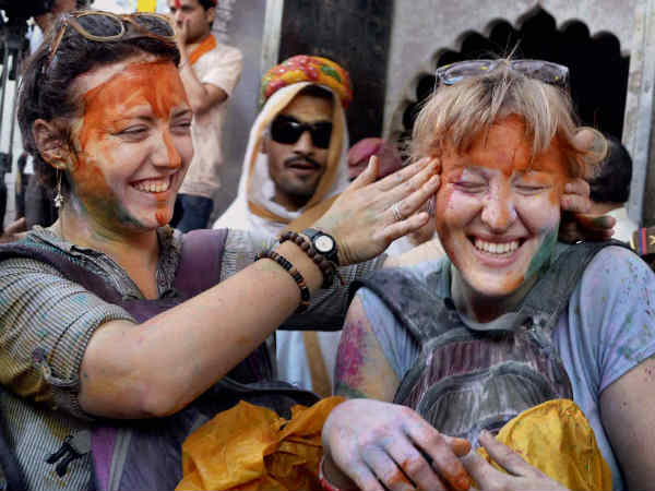 ಹೋಳಿ ಆಚರಿಸಿ ನೀರು ಉಳಿಸಿ