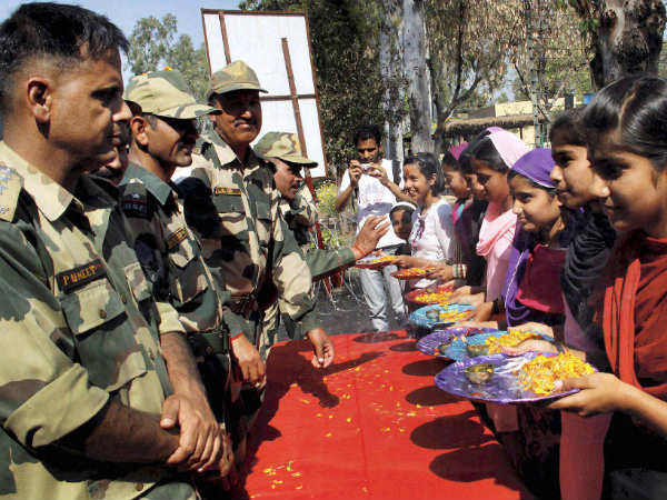 ಬಣ್ಣದ ಹಬ್ಬ ಸಂಭ್ರಮ ಮುಗಿಲು ಮುಟ್ಟಿದೆ 