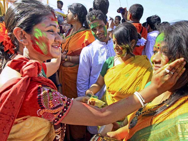 ಬಣ್ಣದ ಹಬ್ಬದ ಸಂಭ್ರಮ