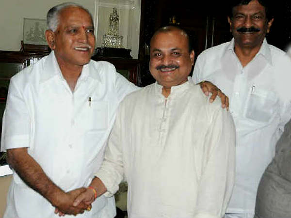 ಕಾಂಗ್ರೆಸ್ಸಿನತ್ತ ವಾಲಿದ ಬೊಮ್ಮಾಯಿ? 