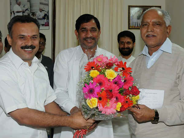 ತುಮಕೂರು ಸುರೇಶ್‌ ಗೌಡ: