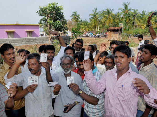 ಮತದಾನ ಹಕ್ಕು ಚಲಾಯಿಸಿದ ಕರ್ನಾಟಕ