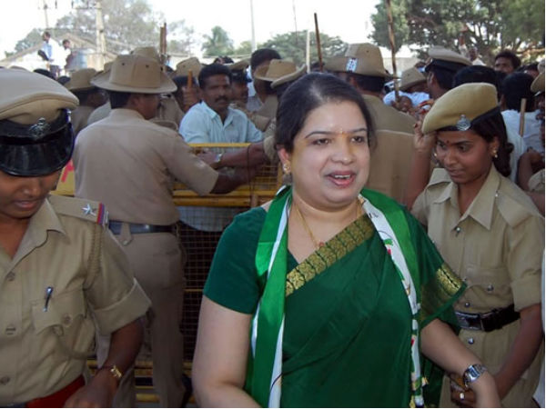 ಚನ್ನಪಟ್ಟಣ ಜೆಡಿಎಸ್ ಅಭ್ಯರ್ಥಿ ಅನಿತಾ ಕುಮಾರಸ್ವಾಮಿ