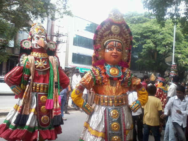 ಮೆರವಣಿಗೆ 