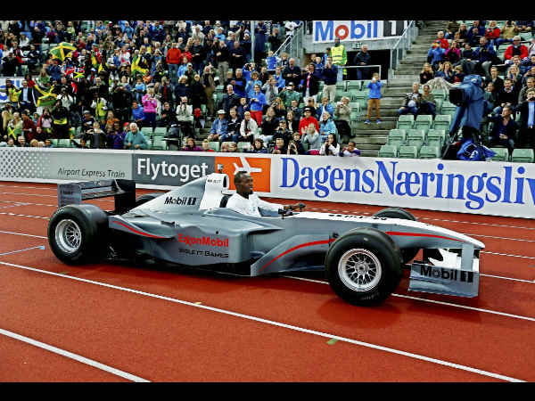 ಎಫ್ 1 ಕಾರಿನಲ್ಲಿ ಬೋಲ್ಟ್ ಎಫ್ 1 ಕಾರಿನಲ್ಲಿ ಬೋಲ್ಟ್