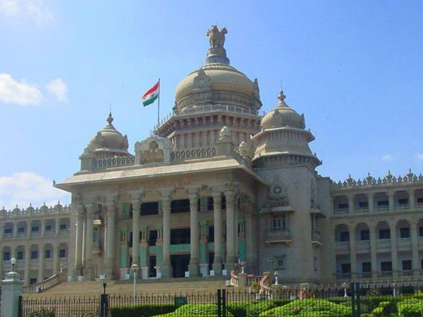 ಎಷ್ಟು ಜನ ಸಲ್ಲಿಸಬೇಕು