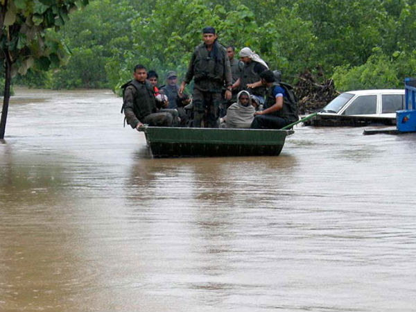 ರಕ್ಷಣಾ ಕಾರ್ಯ ಸಾಗಿದೆ ರಕ್ಷಣಾ ಕಾರ್ಯ ಸಾಗಿದೆ