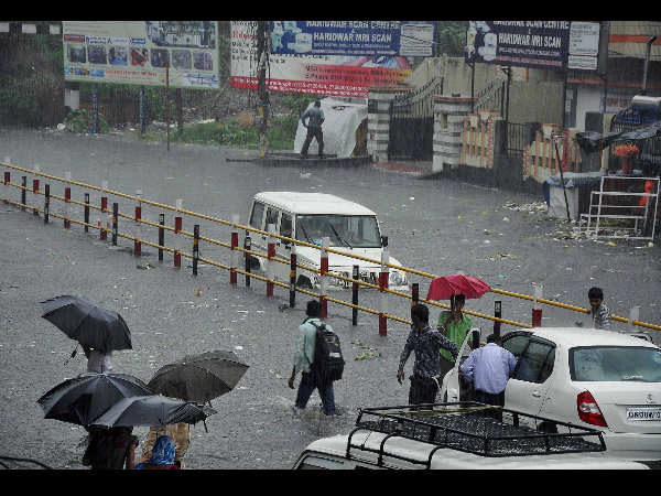ಇದು ಇಲ್ಲಿನ ಮುಖ್ಯರಸ್ತೆ ಇದು ಇಲ್ಲಿನ ಮುಖ್ಯರಸ್ತೆ