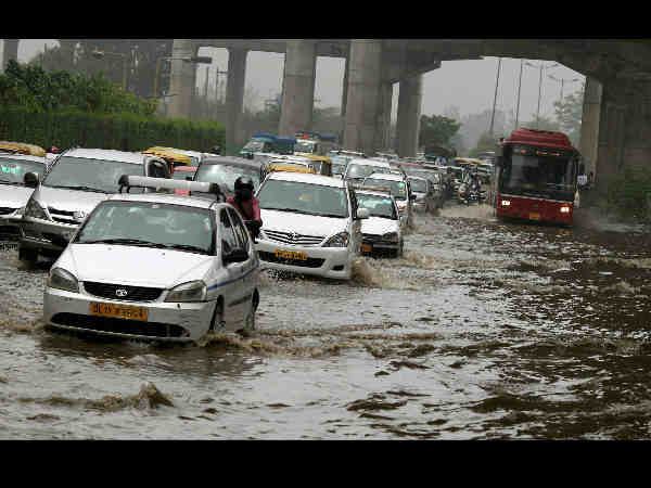 ಮುಂಬೈನಲ್ಲಿ ಮಳೆ ಮುಂಬೈನಲ್ಲಿ ಮಳೆ