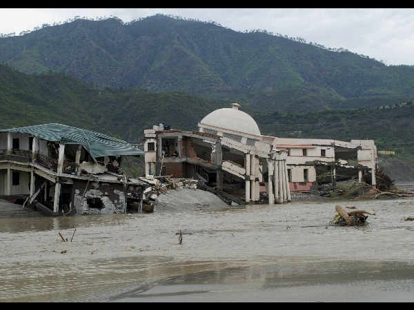 ಸರ್ಕಾರಿ ಕಟ್ಟಡ ಕುಸಿತ