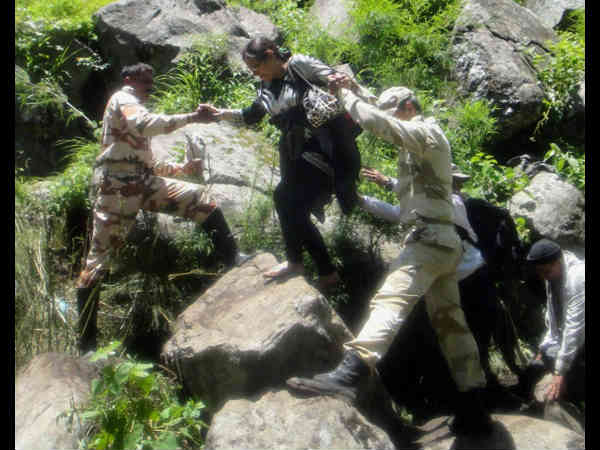 ಯಾತ್ರಿಗಳ ರಕ್ಷಣೆ