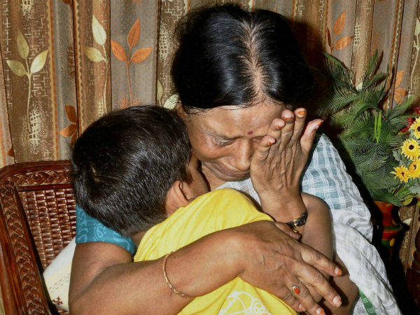 ಬಂಧುಗಳನ್ನು ಕಂಡು ಕಣ್ಣೀರಾದ ದಾಸ್