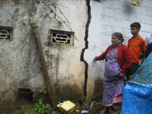 ಭೀಕರ ಮಳೆಗೆ ಮನೆ ಬಿರುಕು