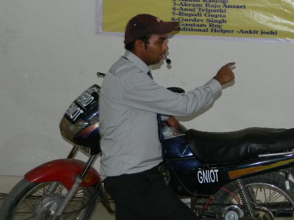 ಸೆಮಿನಾರ್ ನಲ್ಲಿ ಪ್ರಾತ್ಯಕ್ಷಿಕೆ