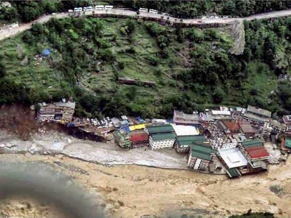 ರಾತ್ರಿ ಮೇಘ ಸ್ಫೋಟಿಸಿತು