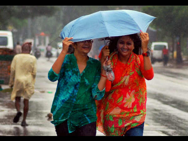 ಮಳೆ ಬಣ್ಣ ಬಣ್ಣದ ದಿರಿಸು