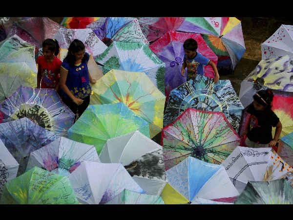 ಬಣ್ಣ ಬಣ್ಣದ ಕೊಡೆ