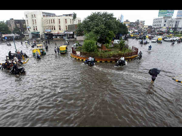 ಅಹಮದಾಬಾದ್ ಚಿತ್ರ