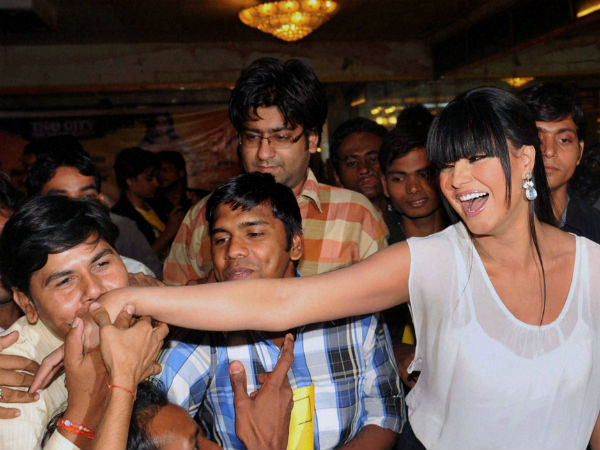 ಈ ಚುಂಬನ ದಾಖಲೆಗಾಗಿ ಮಾತ್ರ ಈ ಚುಂಬನ ದಾಖಲೆಗಾಗಿ ಮಾತ್ರ