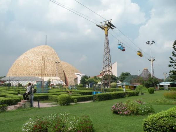planetarium, museum: 