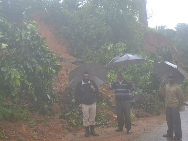 ಅಧಿಕಾರಿಗಳಿಂದ ವೀಕ್ಷಣೆ