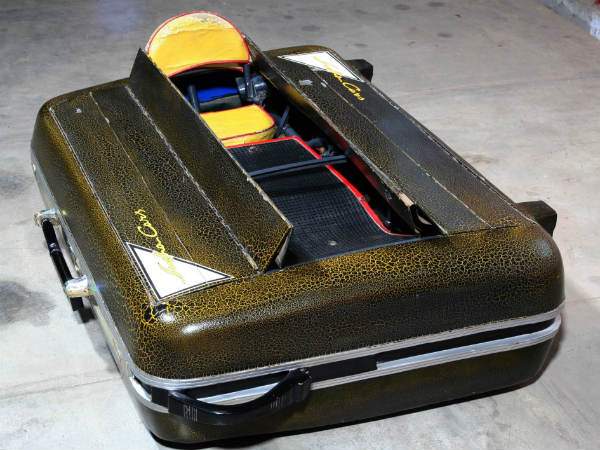 ಹೈದರಾಬಾದಿನ ಸುಧಾಕರ್ ಯಾದವ್ -ಸೂಟ್ ಕೇಸ್ ಕಾರು: 