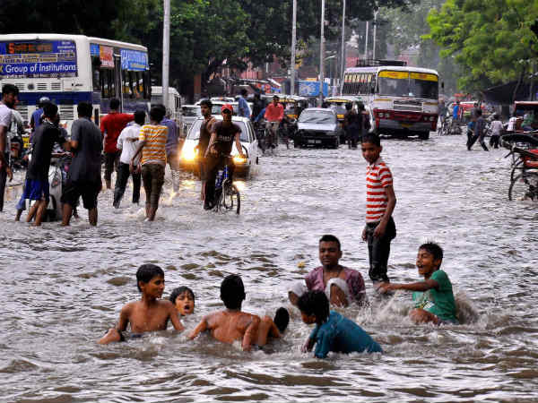 ಮಳೆಯಾಟದಲ್ಲಿ ನೀರಾಟ