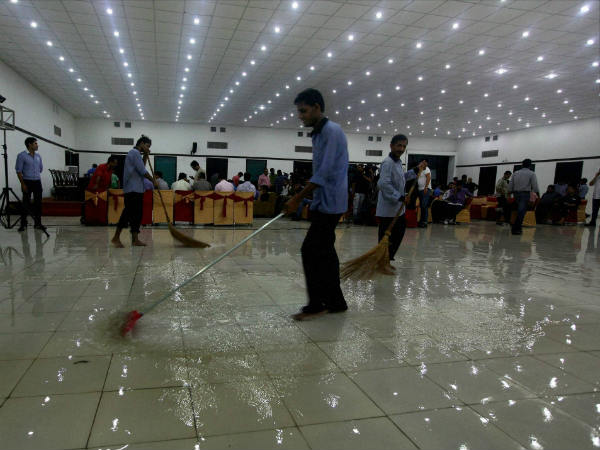 ಠಾಕ್ರೆಗೂ ತಟ್ಟಿದ ಮಳೆಯ ಬಿಸಿ