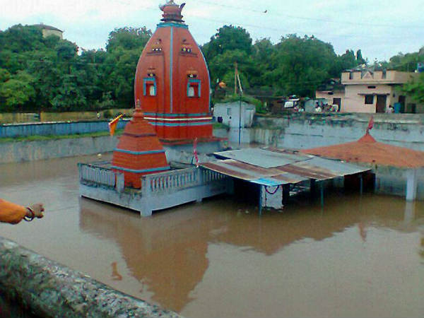 ದೇವರಿಗೆ ಮುಂಗಾರು ಮಳೆಯ ಅಭಿಷೇಕ