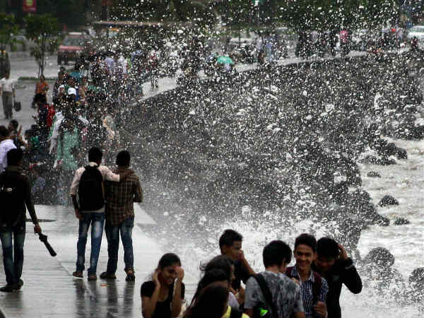 ಕಡಲ ಮುತ್ತುಗಳು