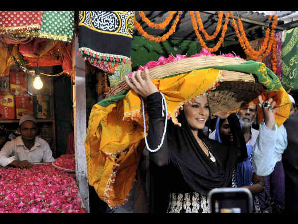 ದರ್ಗಾದಲ್ಲಿ ವೀಣಾ