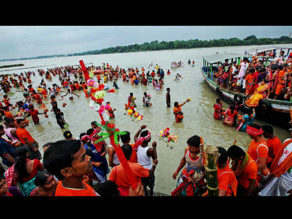 ಗಂಗೆಯಲ್ಲಿ ಸ್ನಾನ