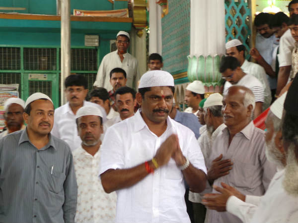 ಡಿಕೆ ಸುರೇಶ್ ಅಖಾಡಕ್ಕೆ: ಮುಸ್ಲಿಮರ ಬೆಂಬಲ 