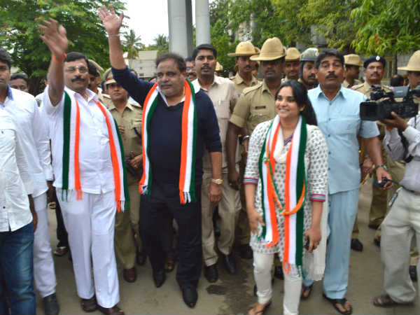 ಮತ್ತದೇ ಅನುಕಂಪ-ಮಿಶ್ರಿತ ಕುತೂಹಲದ ಪ್ರಶ್ನೆ