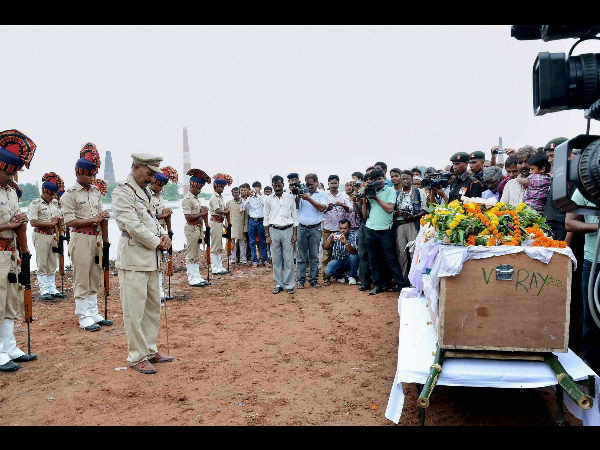 ಬಿಹಾರದಲ್ಲಿ ಅಂತ್ಯಸಂಸ್ಕಾರ ಬಿಹಾರದಲ್ಲಿ ಅಂತ್ಯಸಂಸ್ಕಾರ