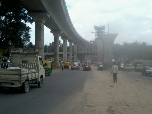 ಮೈಸೂರಿನ ಕಡೆಯಿಂದ ವಾಹನ ಪ್ರವಾಹ