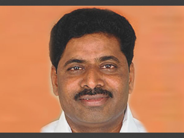 ಮಸಾಲೆ ಅರೆಯುತ್ತಿರುವ ಅಶ್ವತ್ಥ್