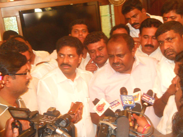 ಮದೀನ ಚೌಕ್‌ ನಲ್ಲಿ ಪ್ರತ್ಯೇಕ ಸಭೆ 