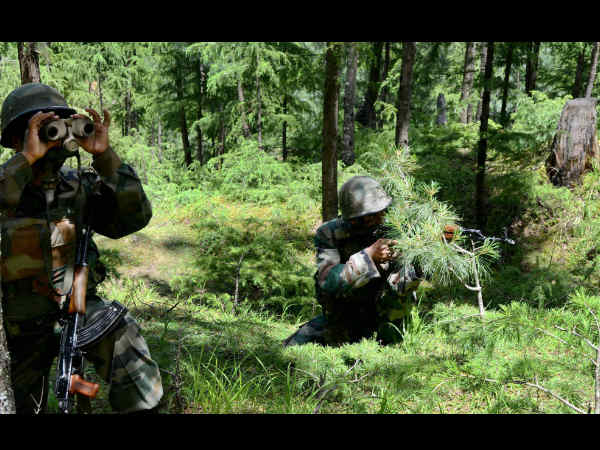 ಗಡಿಯಲ್ಲಿ ಯೋಧರು