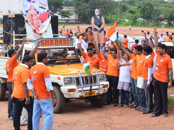 ಪ್ರಶಸ್ತಿಗಳು ಹುಡುಕಿ ಬಂದಿವೆ