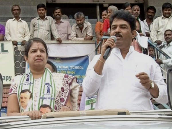 'ನೋಡಲೆರಡು ಕಣ್ಣುಗಳು ಸಾಲದಪ್ಪಾ'