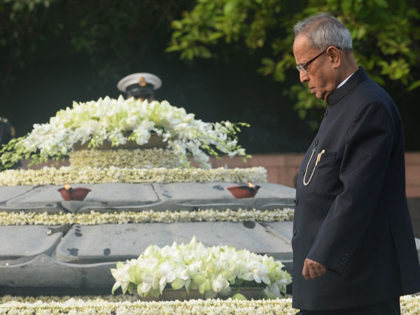 ರಾಷ್ಟ್ರಪತಿಗಳಿಂದ ಸ್ಮರಣೆ ರಾಷ್ಟ್ರಪತಿಗಳಿಂದ ಸ್ಮರಣೆ