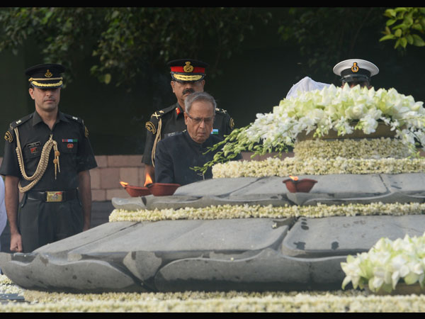 ರಾಷ್ಟ್ರಪತಿಗಳಿಂದ ಸ್ಮರಣೆ ರಾಷ್ಟ್ರಪತಿಗಳಿಂದ ಸ್ಮರಣೆ