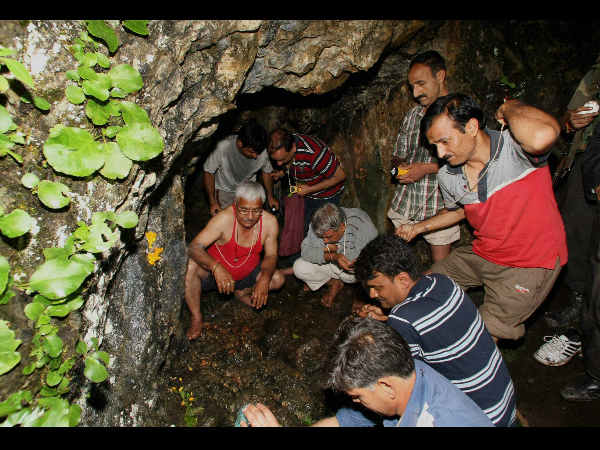 ದಾನೇಶ್ವರ್ ಗುಹೆ