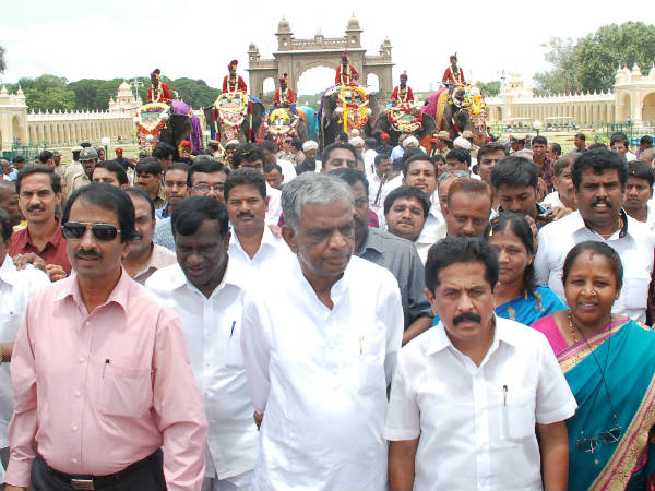 ಶ್ರೀನಿವಾಸ್ ಪ್ರಸಾದ್ ನೇತೃತ್ವದಲ್ಲಿ ಸ್ವಾಗತ
