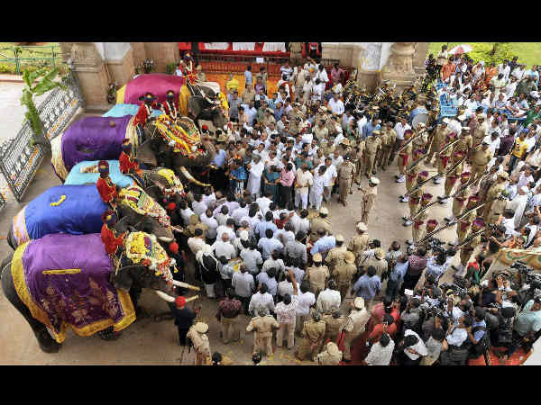 ಜಂಬೋ ಆಗಮನ