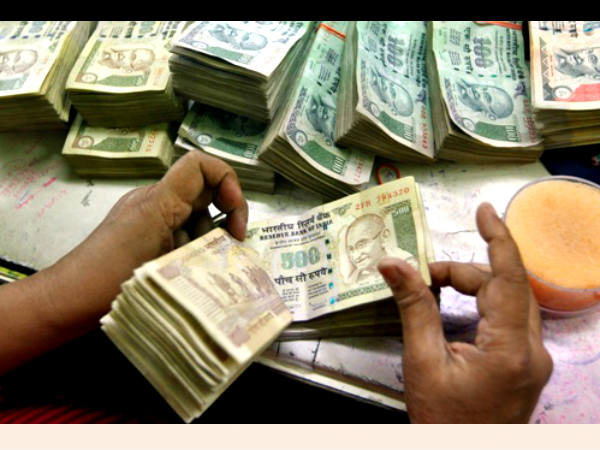 ಅಮಾಯಕ ಪೊಲೀಸರು 74 ಲಕ್ಷ ಪಾವತಿಸಿದ್ದಾರೆ! 