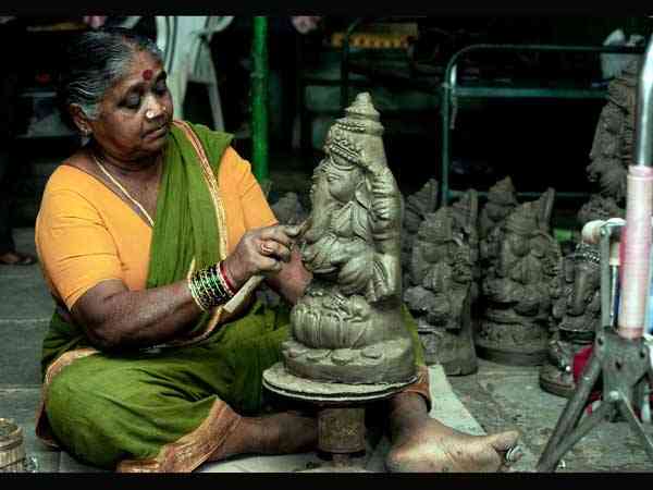 ಗಣೇಶ ಹಬ್ಬದ ಸಂಭ್ರಮಕ್ಕೆ ಮಣ್ಣಿನ ಗಣಪ ಬಳಸಿ