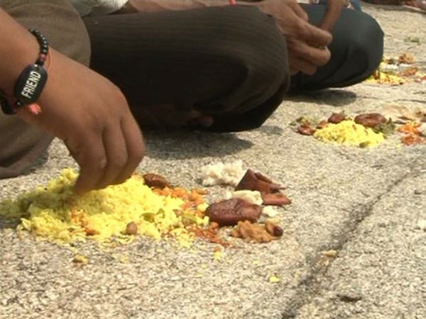 ಬುಟ್ಟಿಯಲ್ಲಿ ರೊಟ್ಟಿ, ಪುಂಡಿ ಪಲ್ಯ